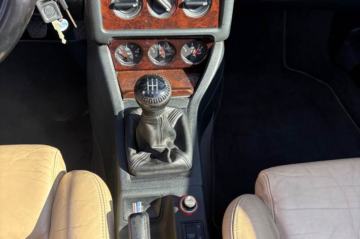 Sort Audi 80 fra 2000