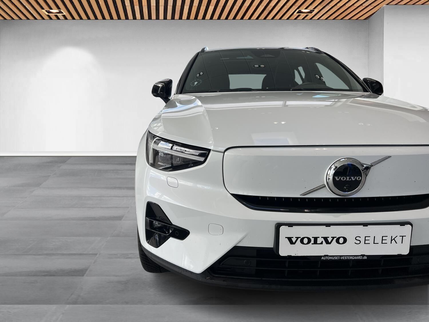 Hvid Volvo EX40 fra 2026