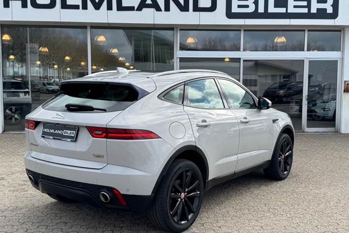 Grå Jaguar E-Pace fra 2018
