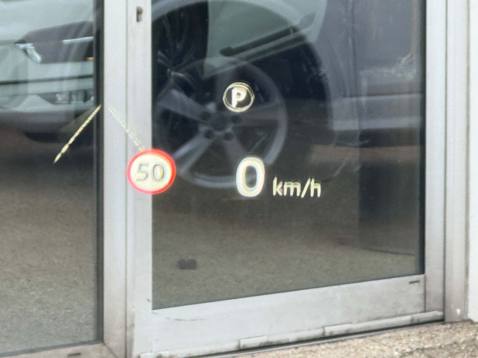 Grå Jaguar E-Pace fra 2018