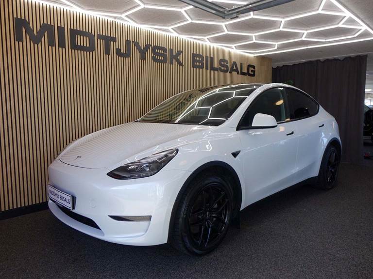 Tesla Model Y Long Range AWD