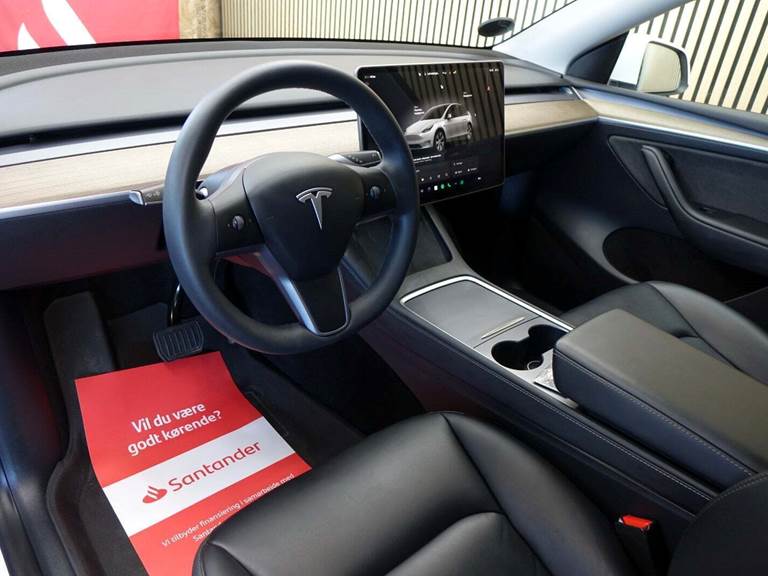 Tesla Model Y Long Range AWD