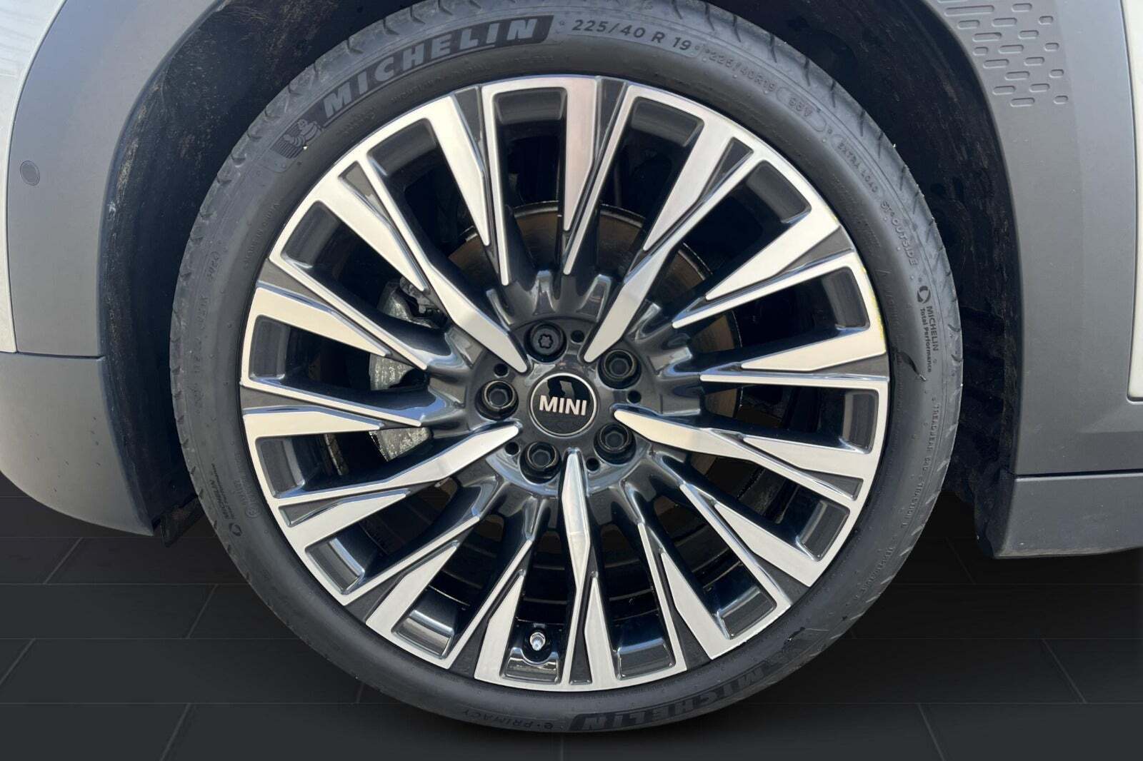 Sølv Mini Aceman E fra 2025