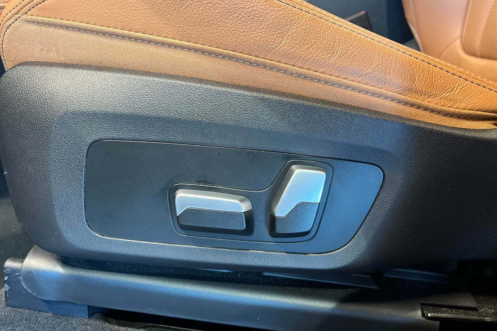 Grå BMW iX3 fra 2022