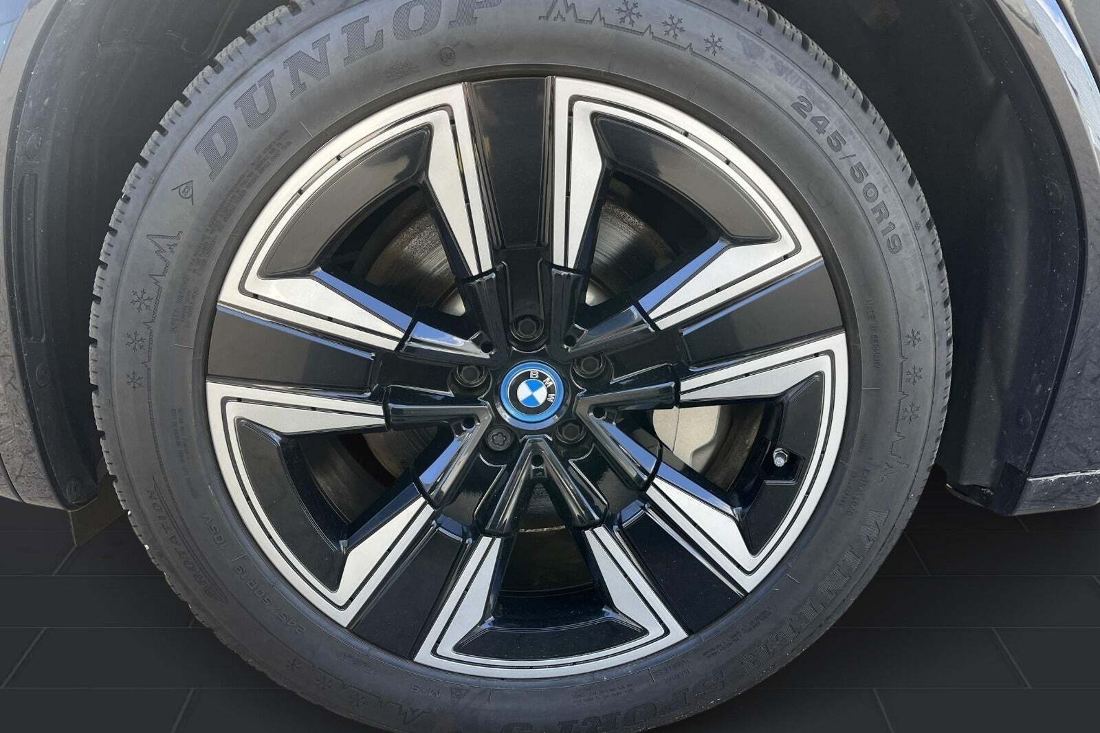 Sort BMW iX3 fra 2024