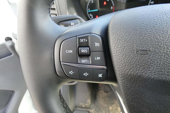 Hvid Ford Transit 350 L3 Chassis fra 2025