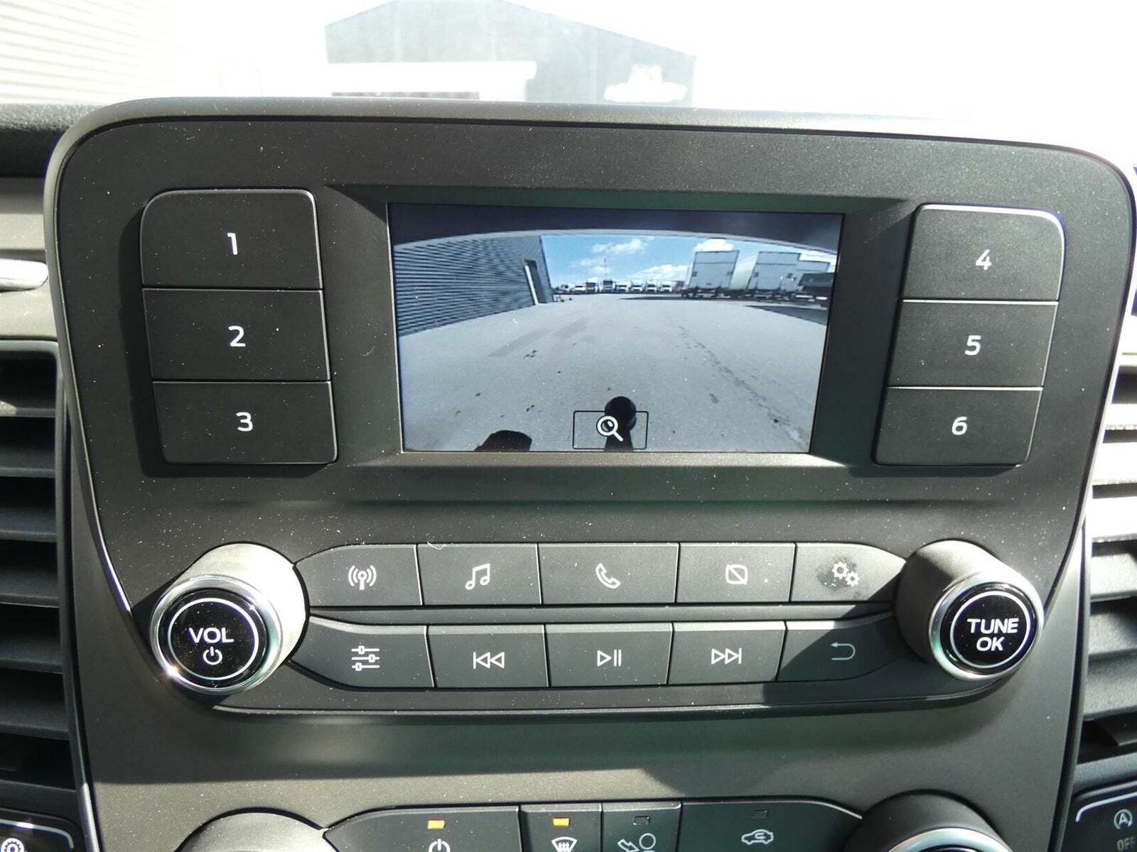 Hvid Ford Transit 350 L3 Chassis fra 2025