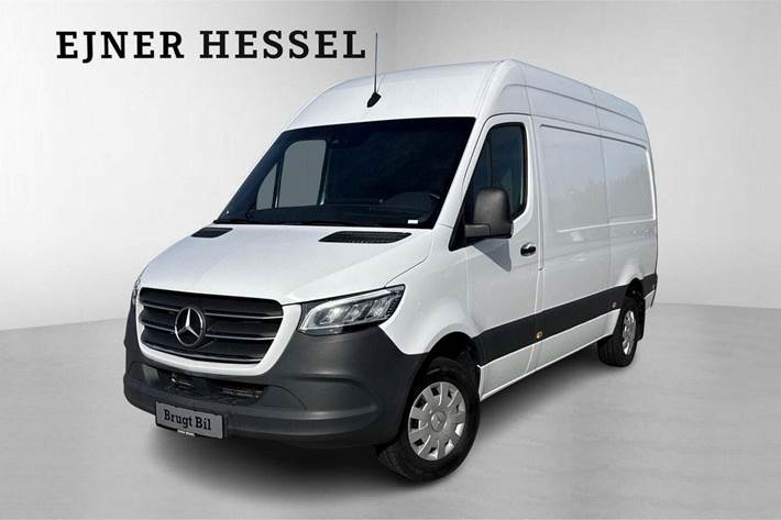 Hvid Mercedes Sprinter 317 fra 2023