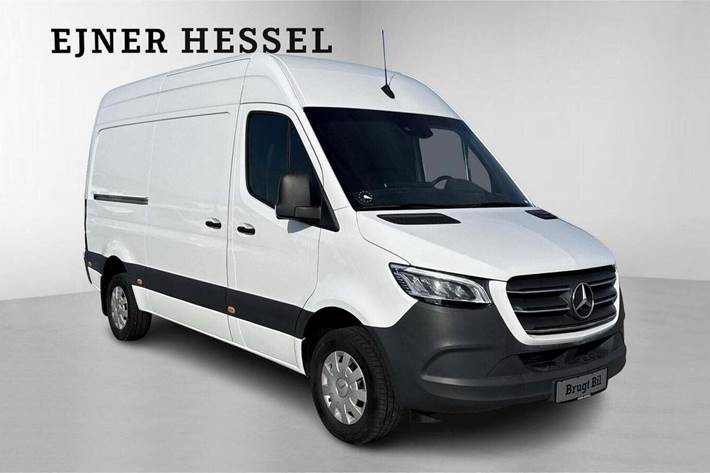 Hvid Mercedes Sprinter 317 fra 2023
