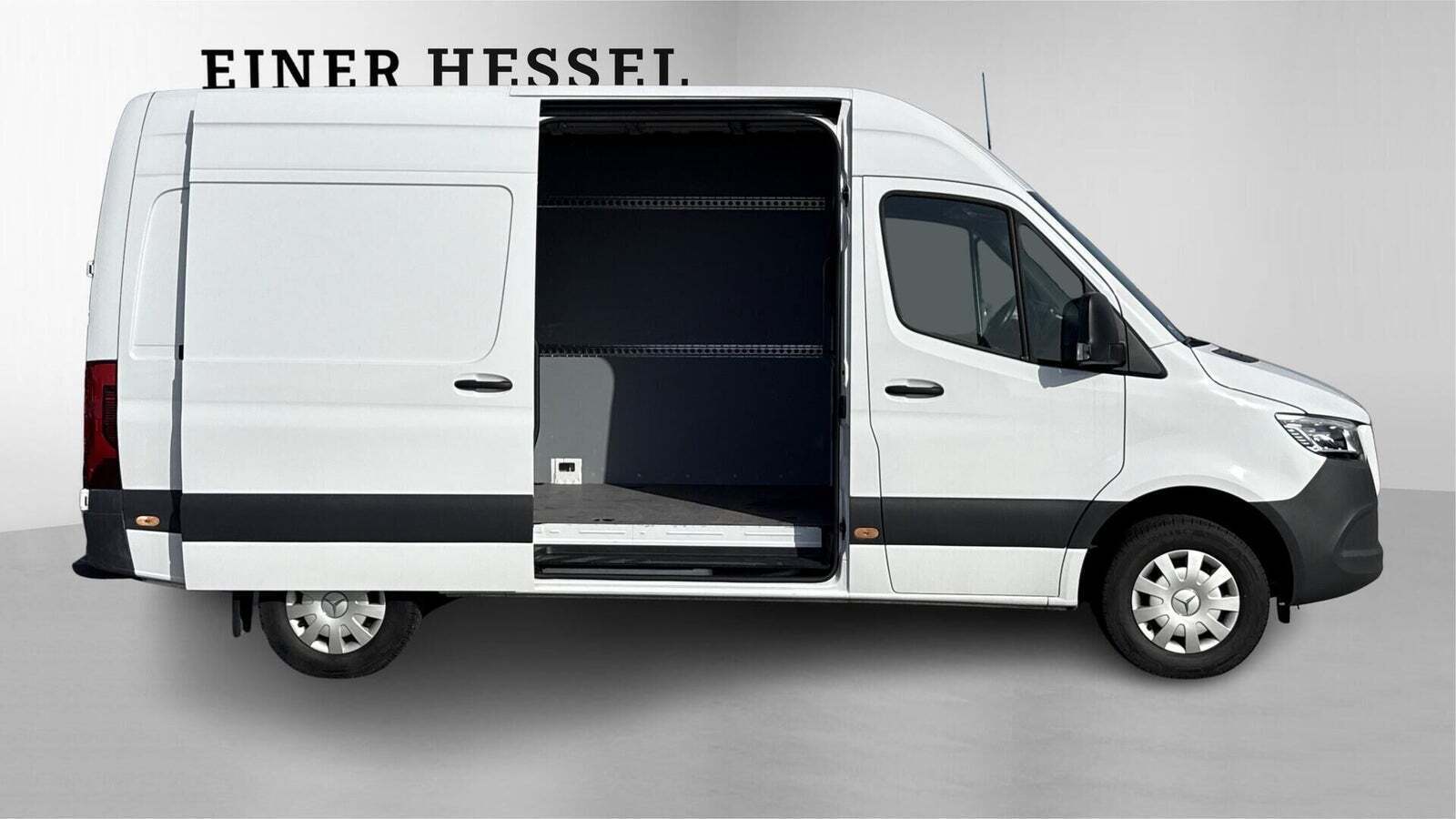 Hvid Mercedes Sprinter 317 fra 2023