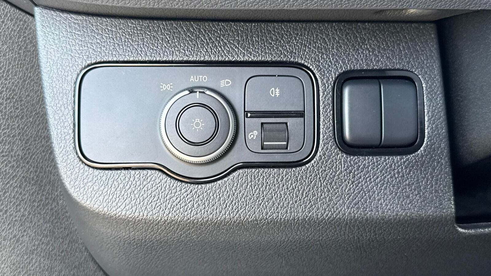Hvid Mercedes Sprinter 317 fra 2023