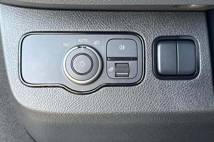 Hvid Mercedes Sprinter 317 fra 2023