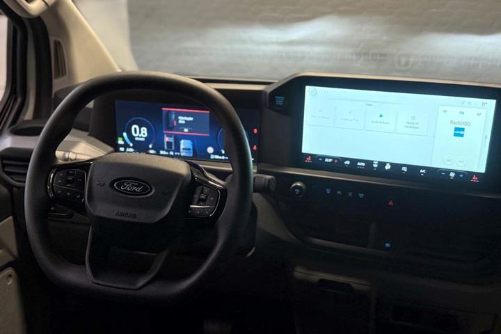 Hvid Ford Transit Custom 320 L1 fra 2026