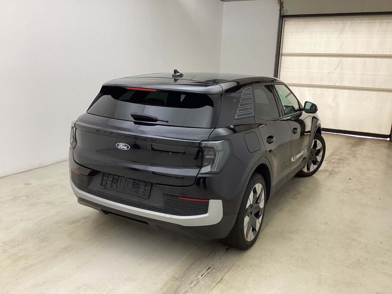 Ford Explorer 79 Select Extended Range AWD