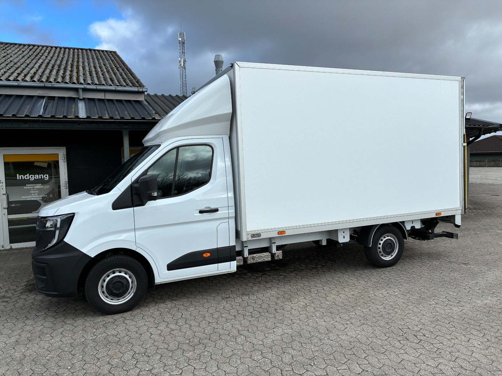 Hvid Renault Master V T35 fra 2025