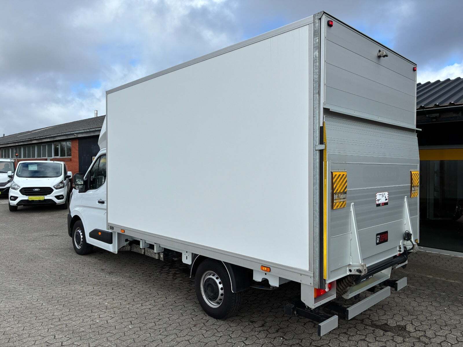 Hvid Renault Master V T35 fra 2025