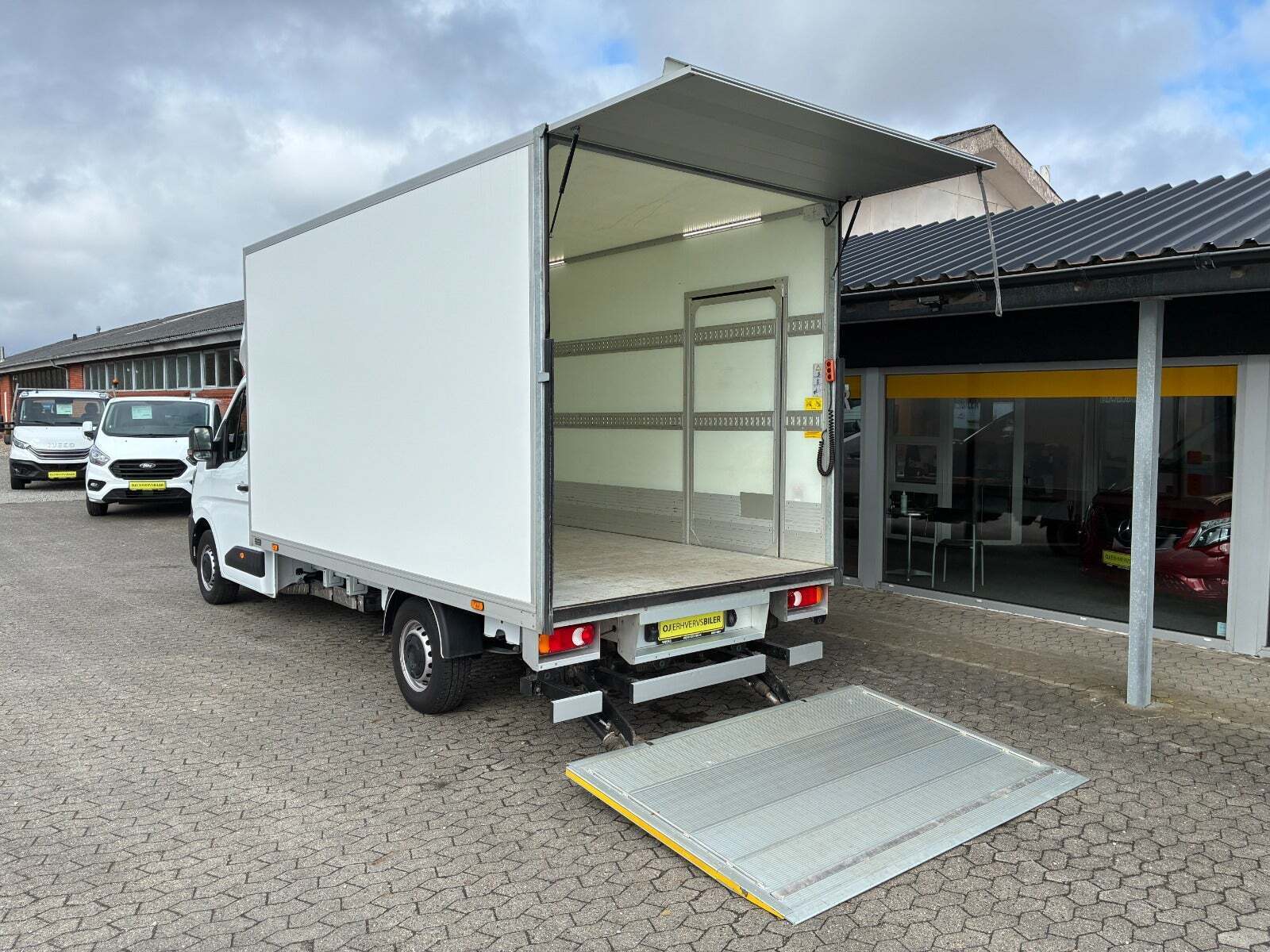 Hvid Renault Master V T35 fra 2025