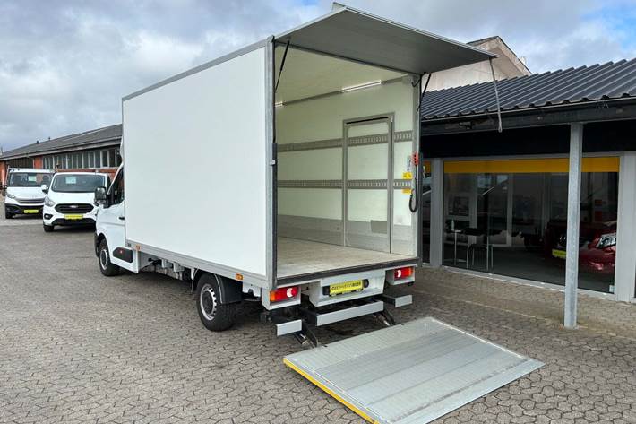 Hvid Renault Master V T35 fra 2025