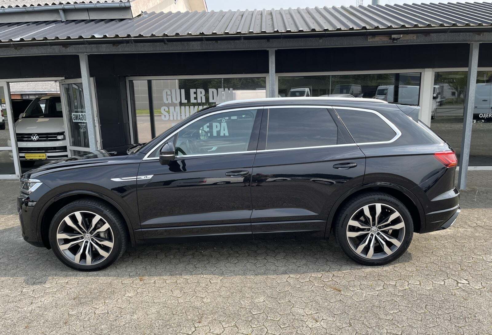 Sort VW Touareg fra 2020