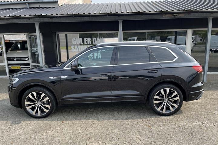 Sort VW Touareg fra 2020