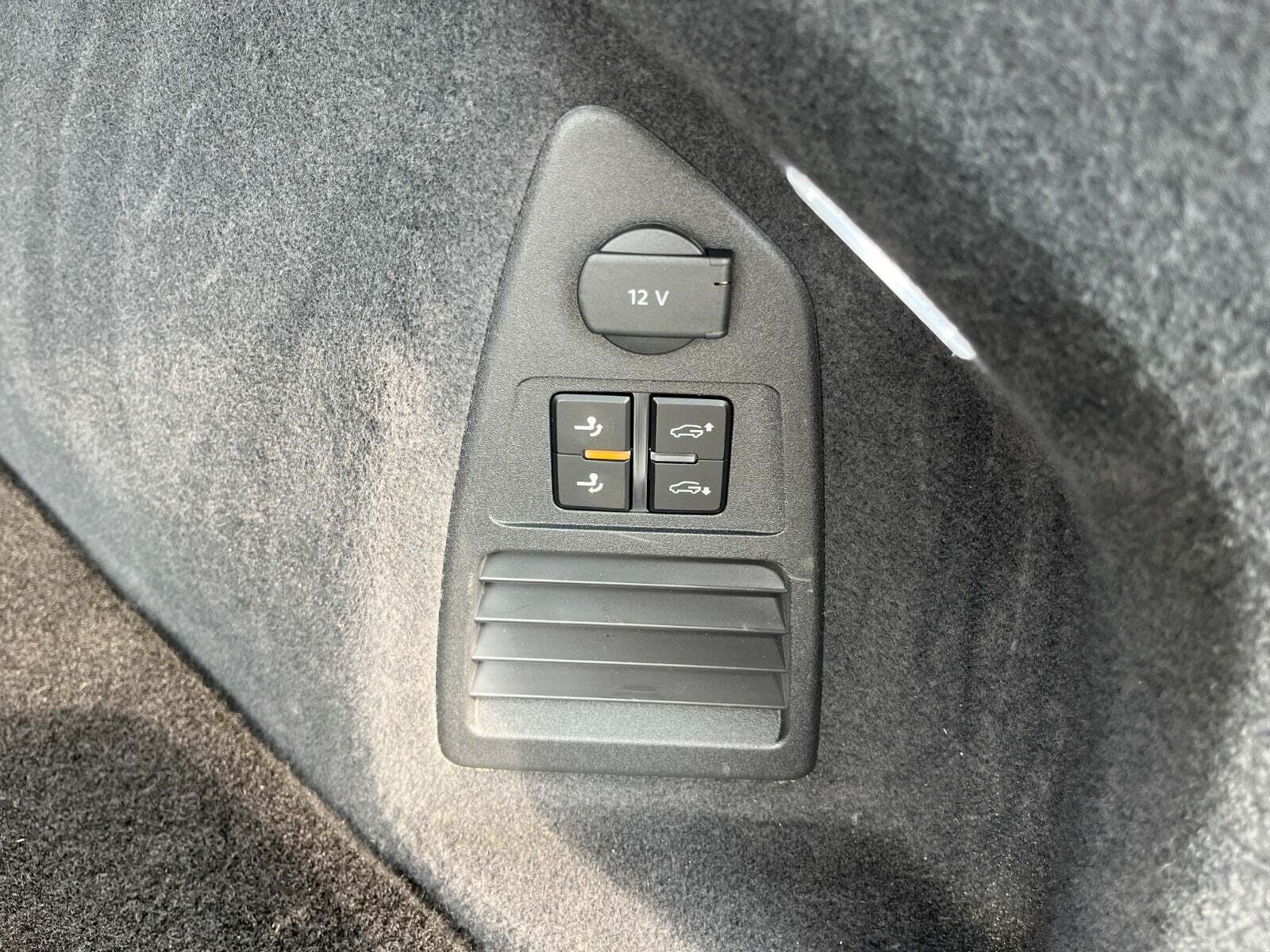 Sort VW Touareg fra 2020