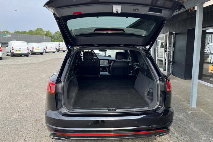 Sort VW Touareg fra 2020