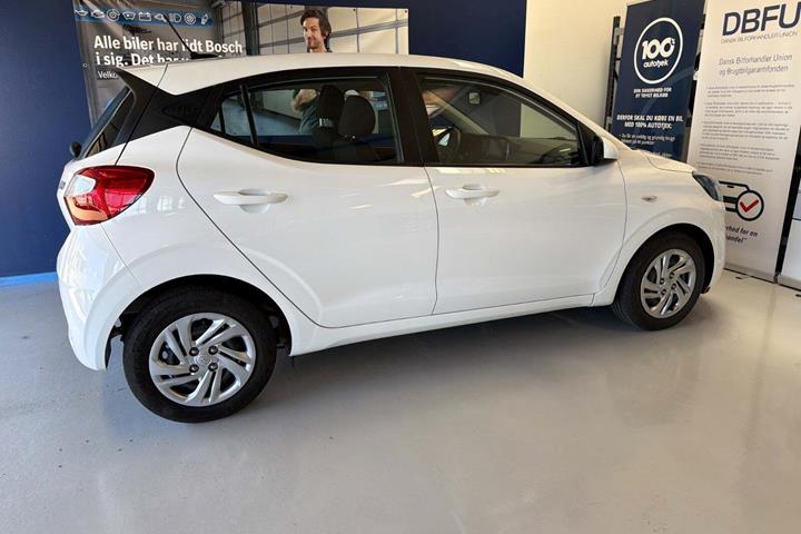Hvid Hyundai i10 fra 2020