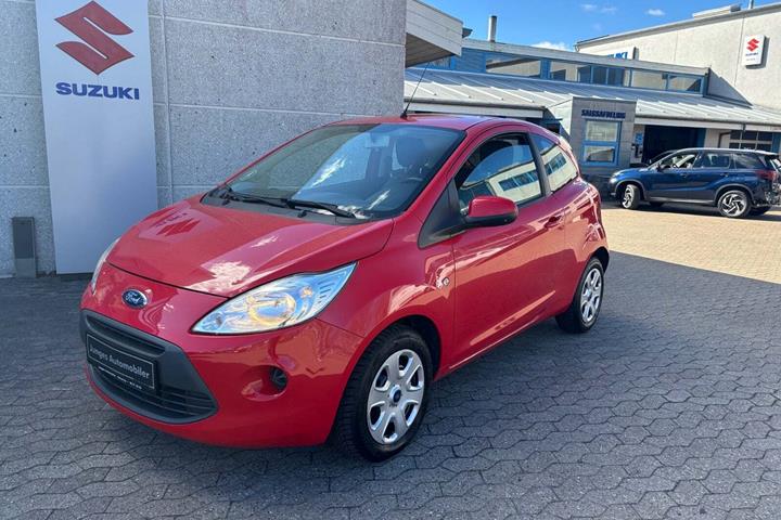 Rød Ford Ka fra 2015 set udefra