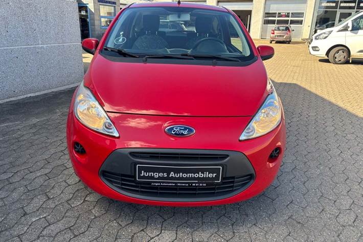 Rød Ford Ka fra 2015
