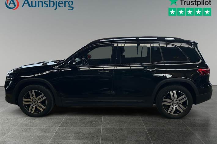 Sort Mercedes EQB250 fra 2022