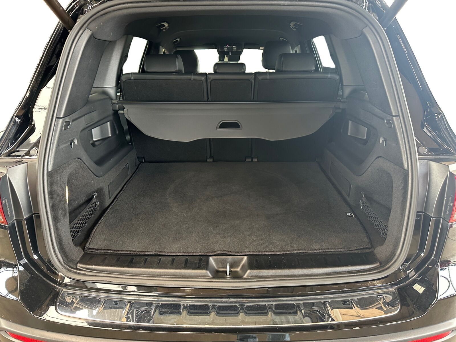 Sort Mercedes EQB250 fra 2022