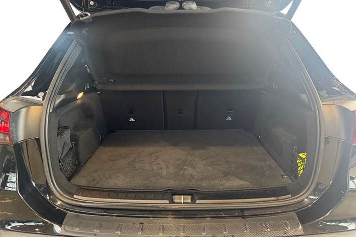 Sort Mercedes EQA250 fra 2021