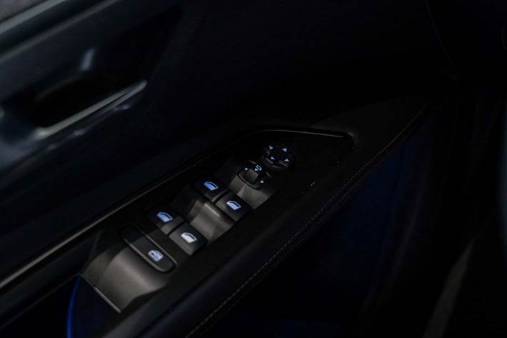 Blå Peugeot 3008 fra 2019