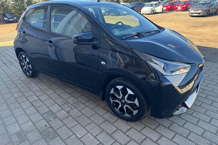 Sort Toyota Aygo fra 2018