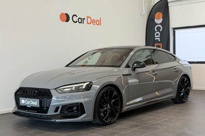 Grå Audi RS5 fra 2019