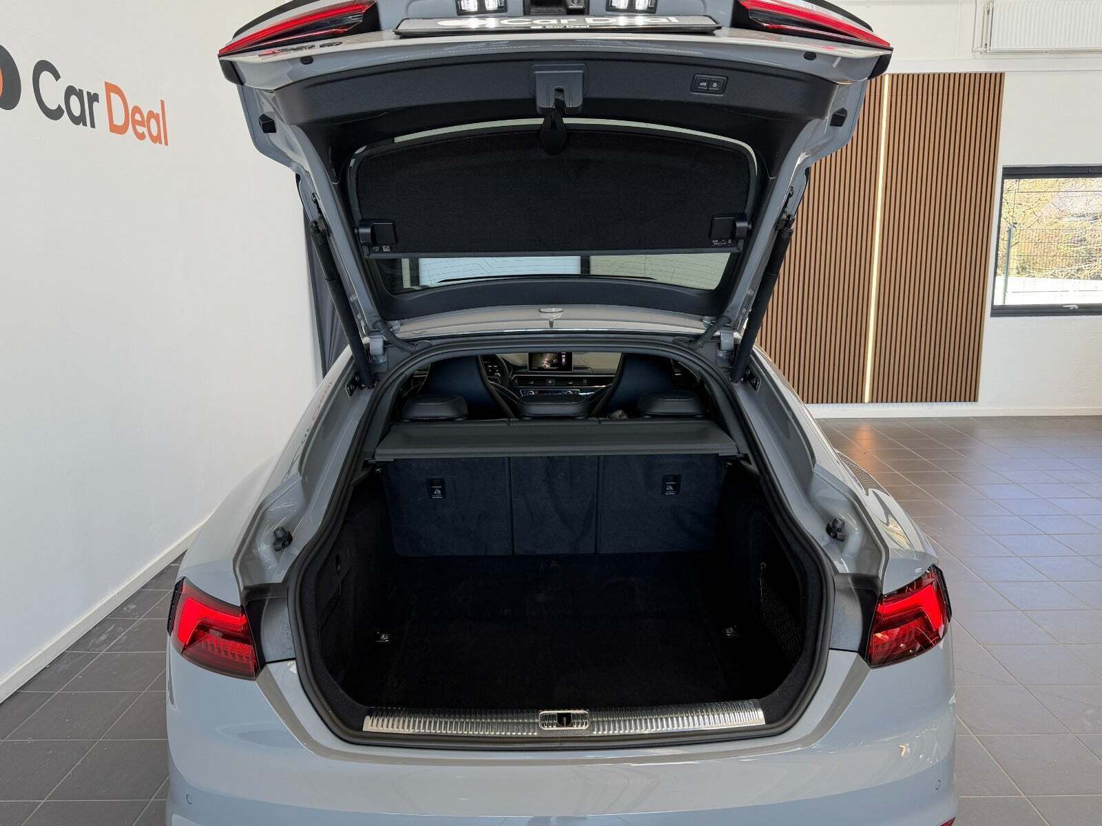 Grå Audi RS5 fra 2019