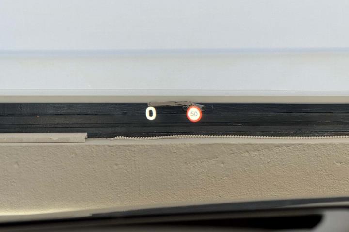 Grå Volvo V60 fra 2023
