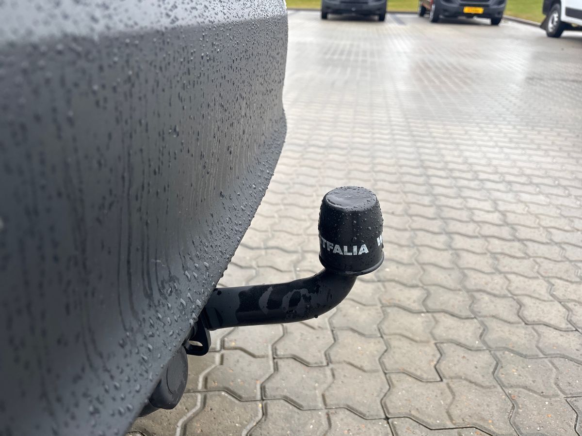 Hvid Toyota Yaris Cross fra 2023