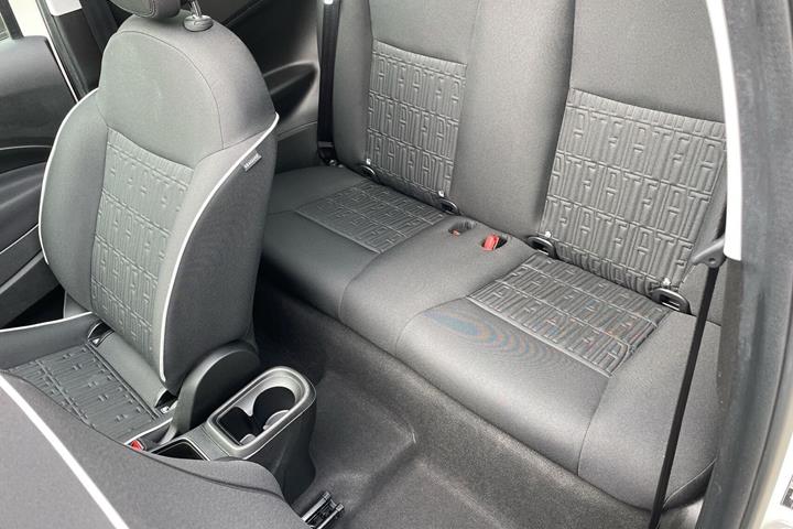 Hvid Fiat 500e fra 2023