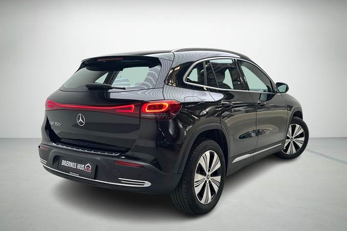 Sort Mercedes EQA 250+ fra 2023