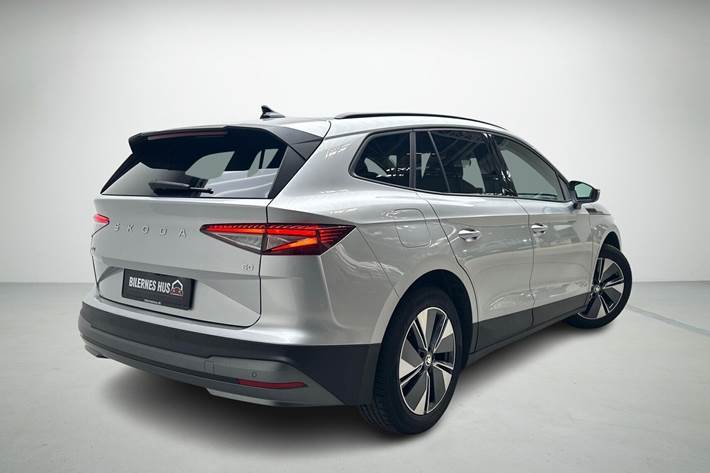 Sølv Skoda Enyaq fra 2024