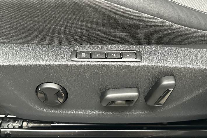 Sølv Skoda Enyaq fra 2024