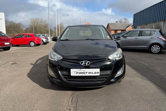 Grøn Hyundai i20 fra 2014