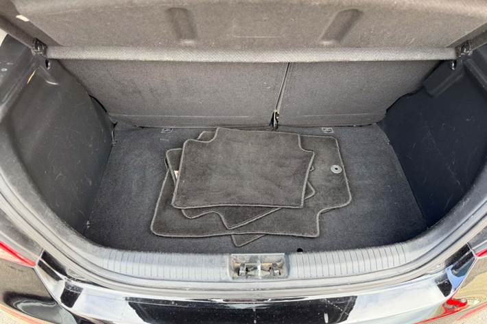 Grøn Hyundai i20 fra 2014