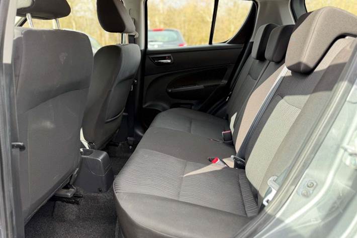 Grøn Suzuki Swift fra 2012