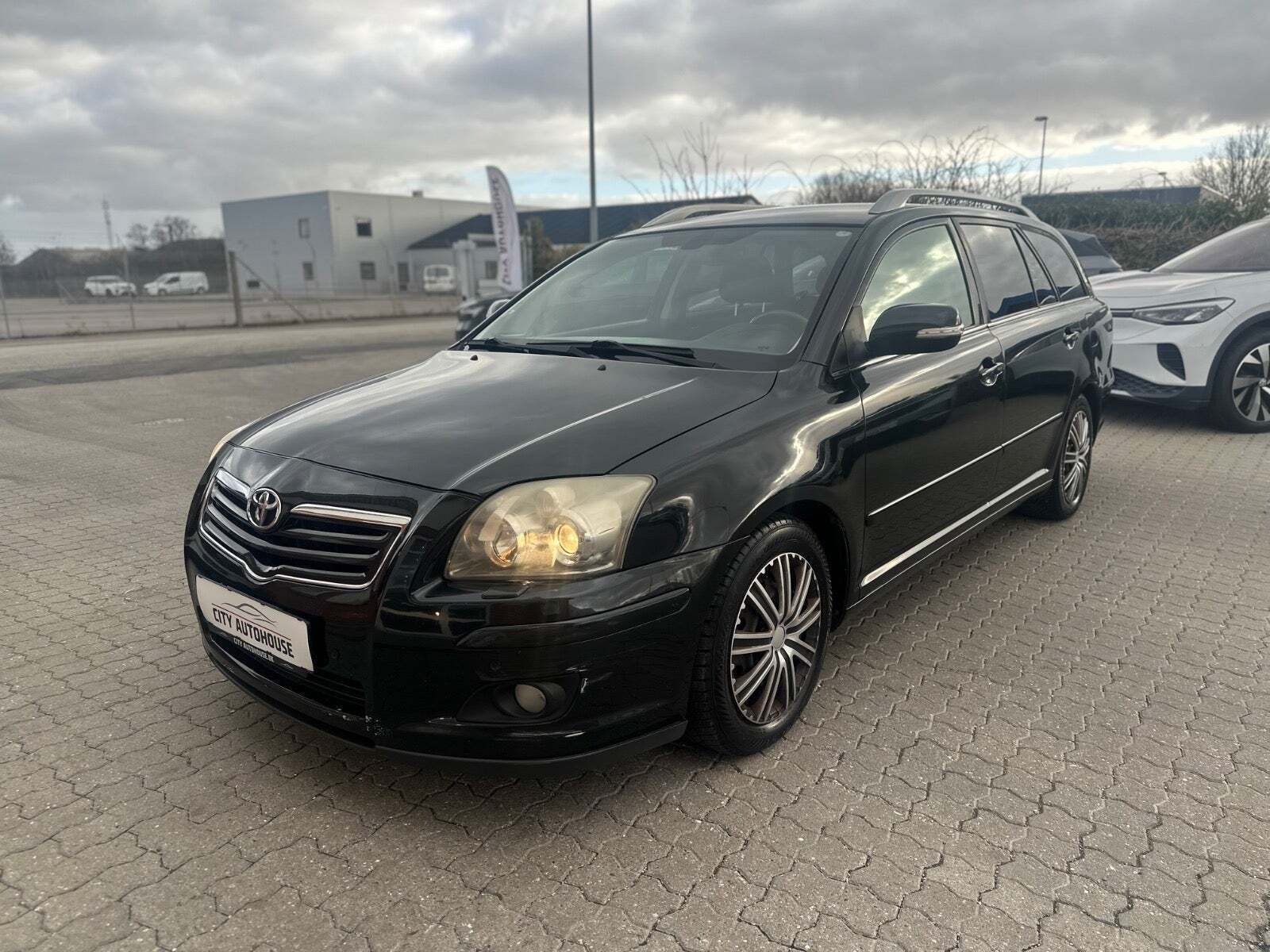 Toyota Avensis 2,0 Sol stc.