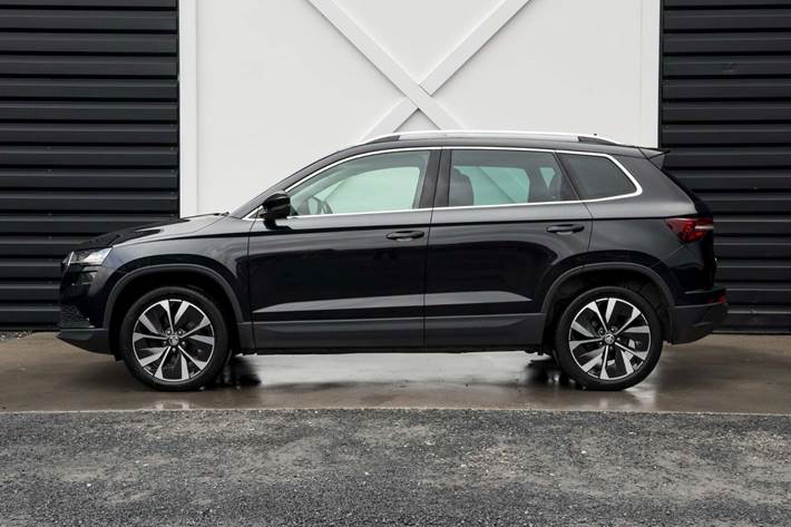 Sort Skoda Karoq fra 2023