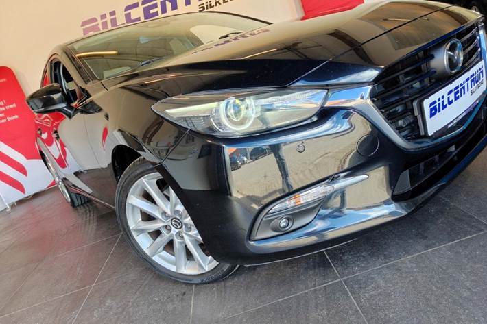 Sort Mazda 3 fra 2017