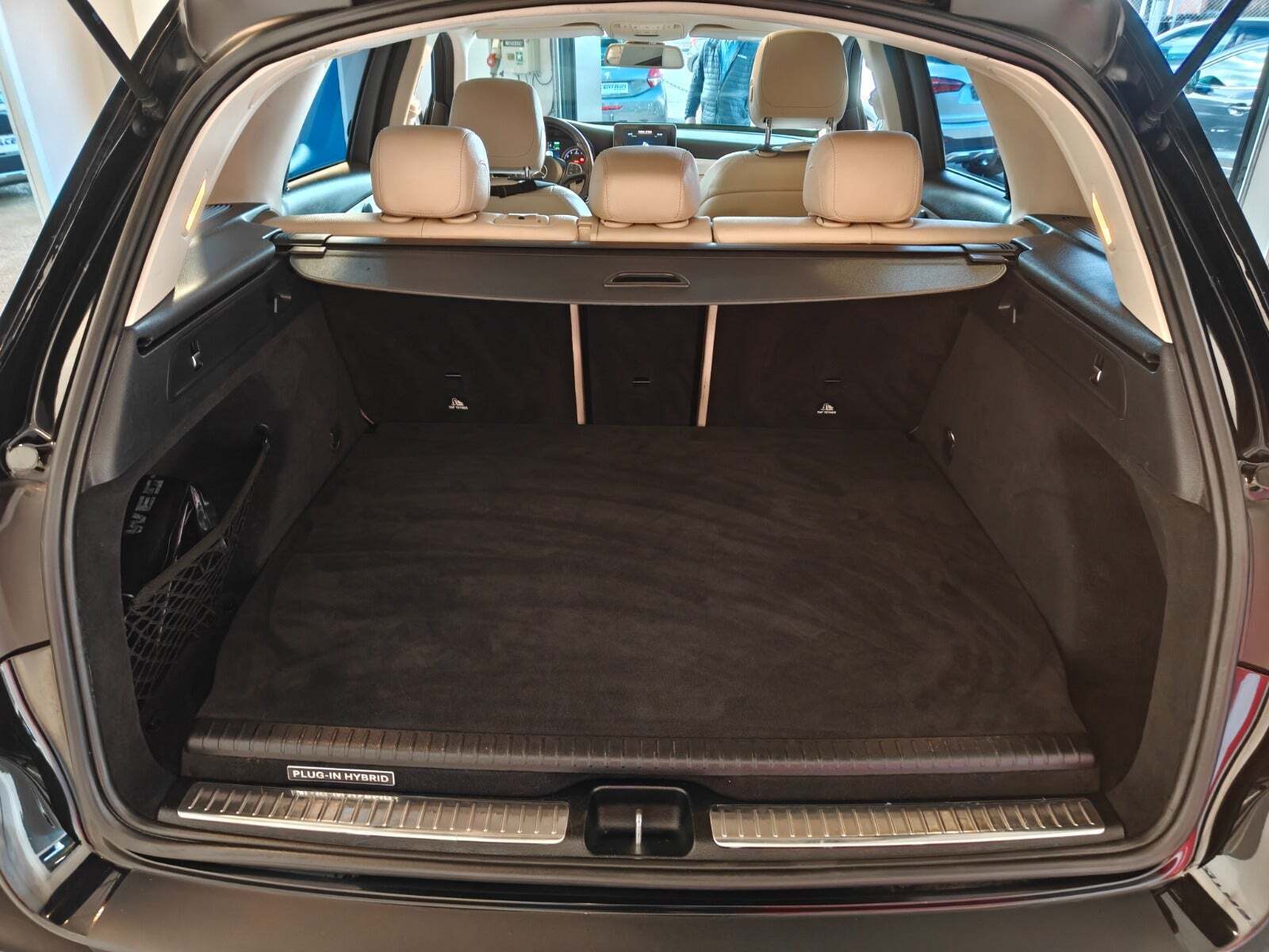 Sort Mercedes GLC350 e fra 2017