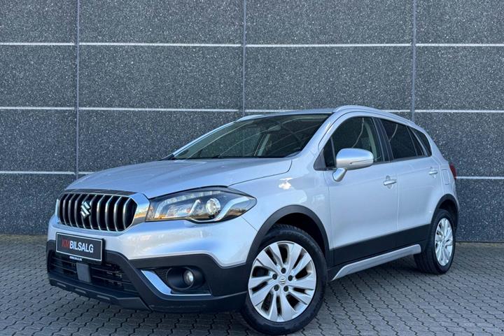 Sølv Suzuki S-Cross fra 2016